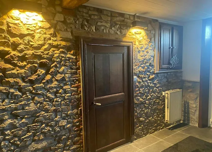 Le Refuge De Seve - Domaine Entier - 8 - 15 Pers - 6 Sdb - Billard Et Jacuzzi Seloignes