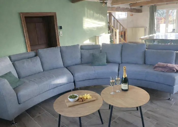 Holiday home Le Refuge De Seve - Domaine Entier - 8 - 15 Pers - 6 Sdb - Billard Et Jacuzzi Seloignes