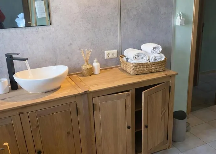 Le Refuge De Seve - Domaine Entier - 8 - 15 Pers - 6 Sdb - Billard Et Jacuzzi * Seloignes